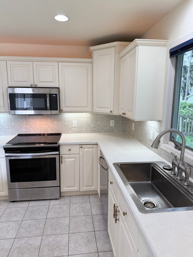 Building Photo - 5313 Raywood Rd