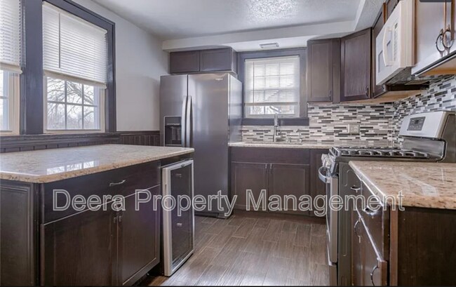 Building Photo - 2047 North 6th Street - 7