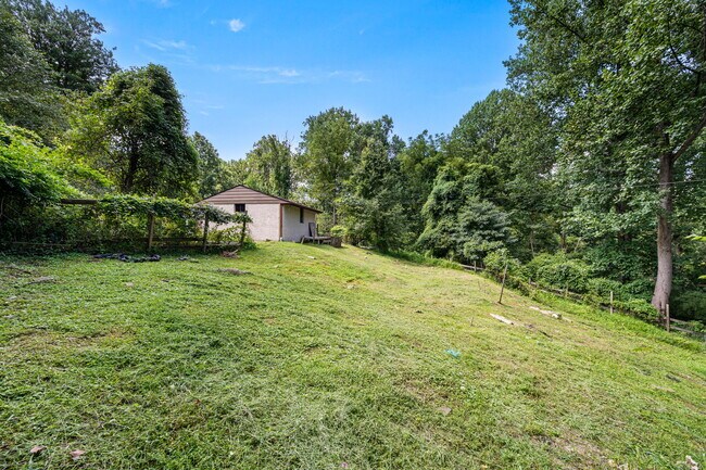 Building Photo - 25 E Pennsbury Way