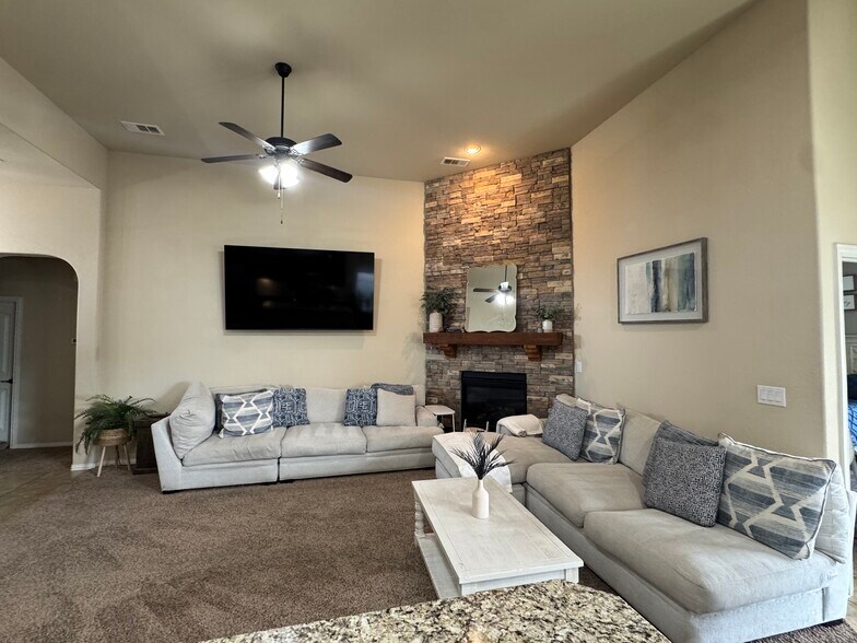 Building Photo - 6615 Colony Rd