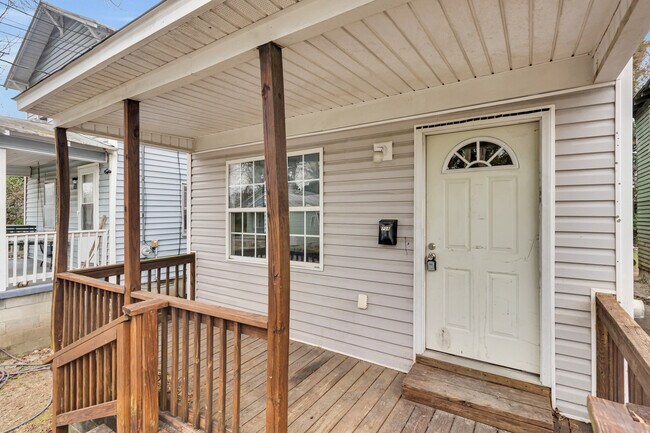 Building Photo - 708 2nd Ave