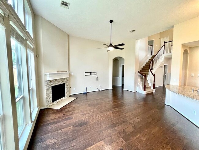 Building Photo - 6165 Bridgewater Ln
