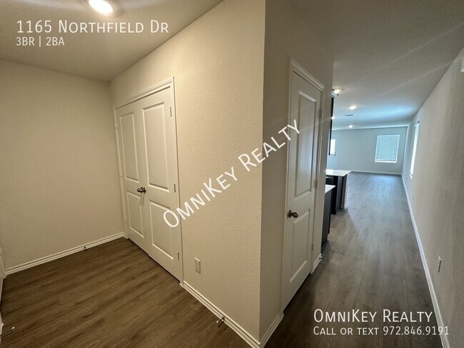 Building Photo - 1165 Northfield Dr