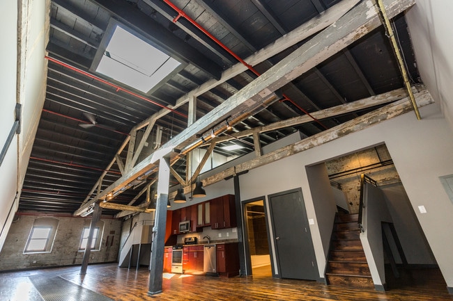 Building Photo - 1813 N Howard St