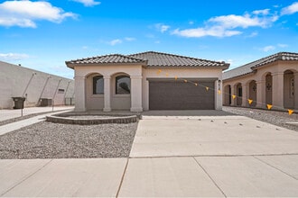 Building Photo - 612 Cedarwood Ave