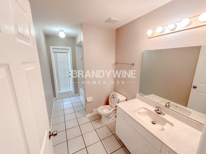 Building Photo - 815 Via Del Sol Dr