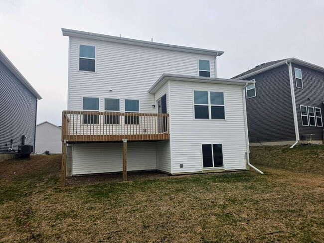 Building Photo - 655 NW Williamsburg Ln