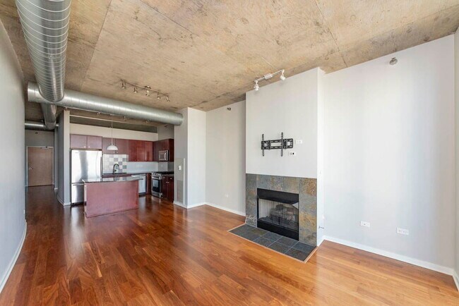 Building Photo - 700 N Larrabee St