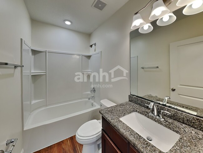 Building Photo - 3298 Roundabout Dr