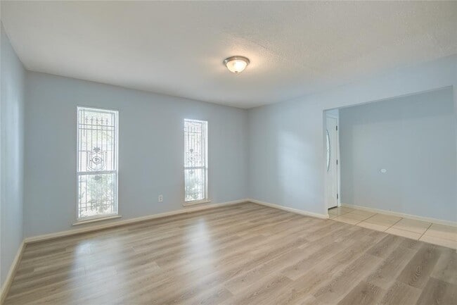 Building Photo - 11427 Newbrook Dr
