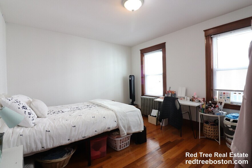Building Photo - 209 Aspinwall Ave