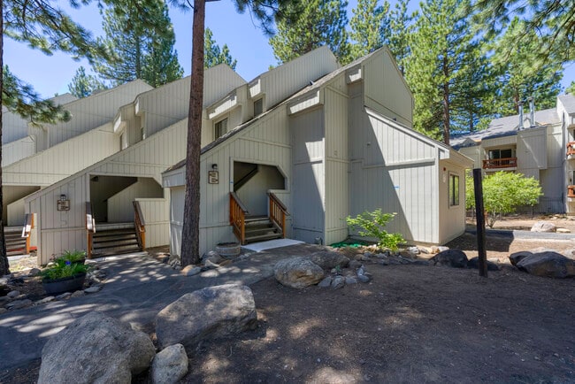 Primary Photo - 807 Alder Ave