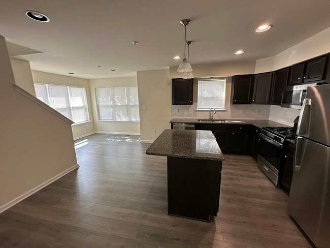 Building Photo - 124 High Pointe Dr