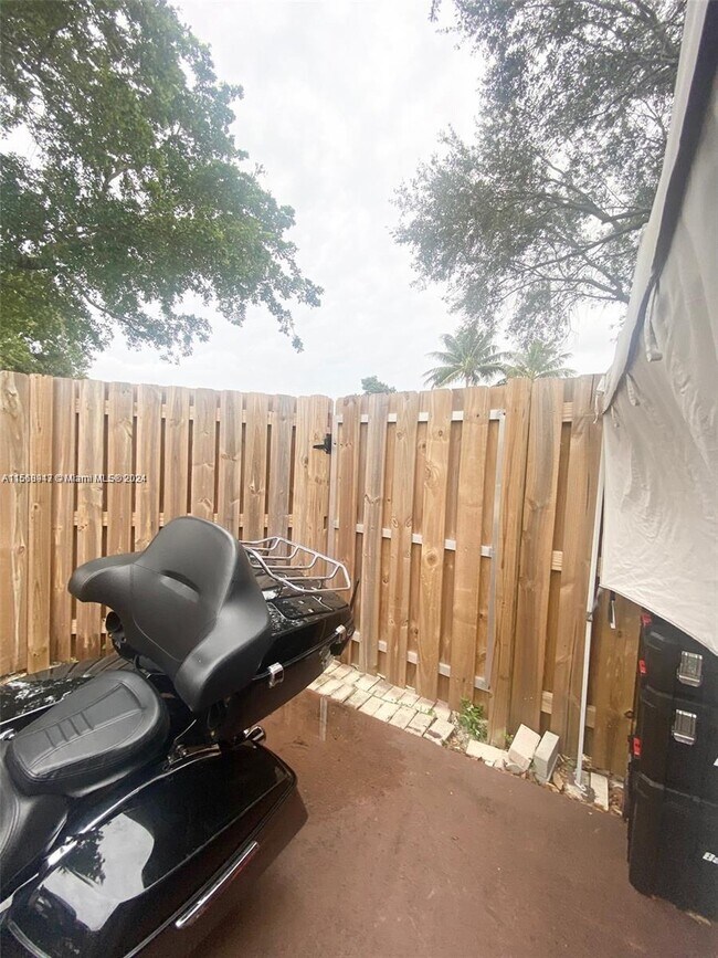 Building Photo - 7351 W Sunrise Blvd