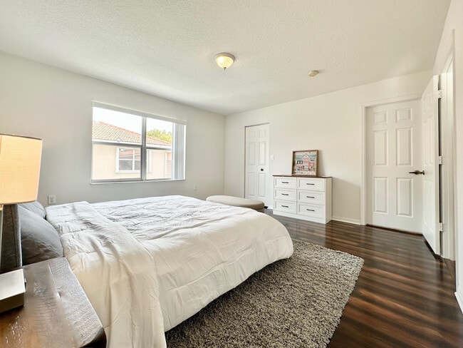 Building Photo - 639 NW 130th Way