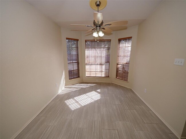 Building Photo - 1161 Kentra Dr