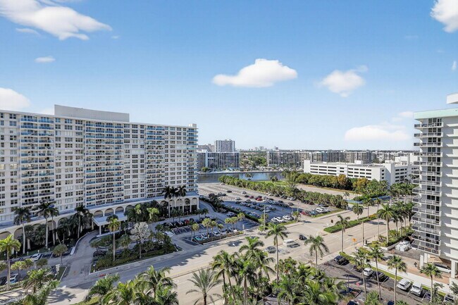 Building Photo - 3801 S Ocean Dr