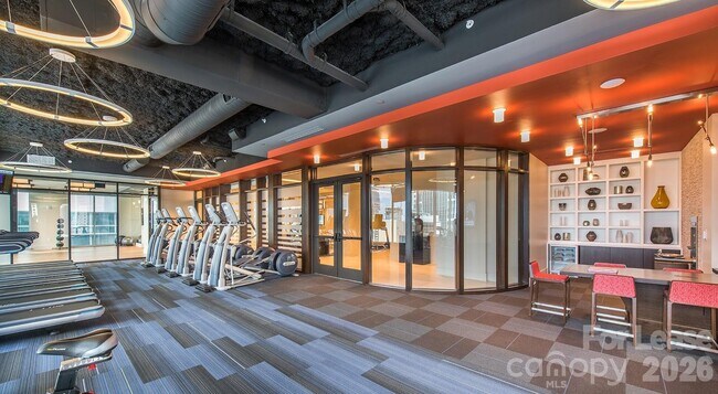 Building Photo - 525 S Church St