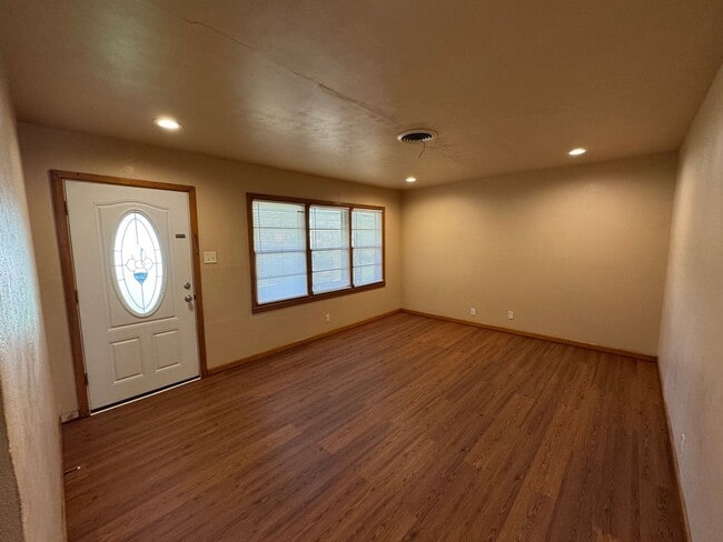 Building Photo - Robinson ISD 3 Bedroom