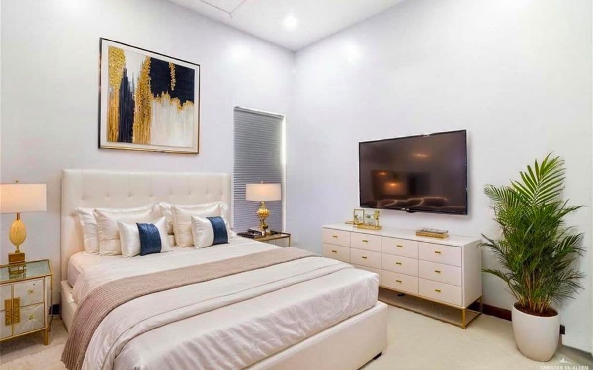 Building Photo - 800 New Orleans Cir