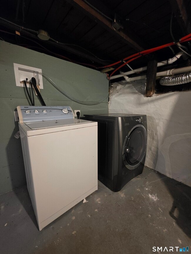 Building Photo - 784 Howe Ave