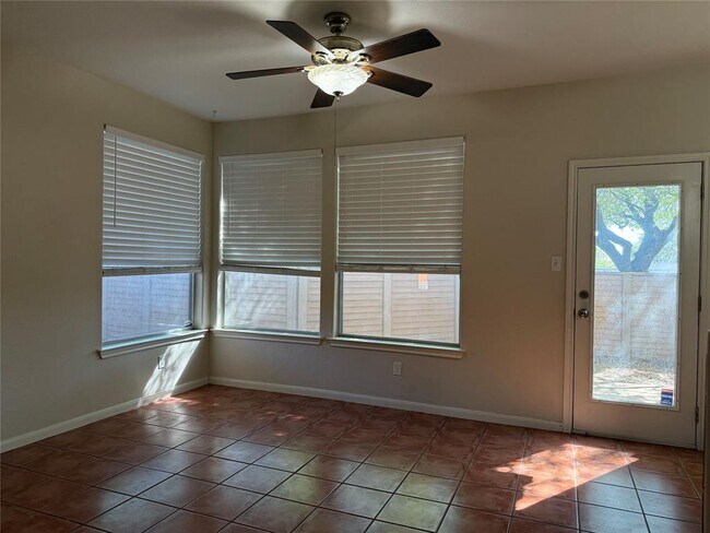 Building Photo - 2100 Pipers Field Dr