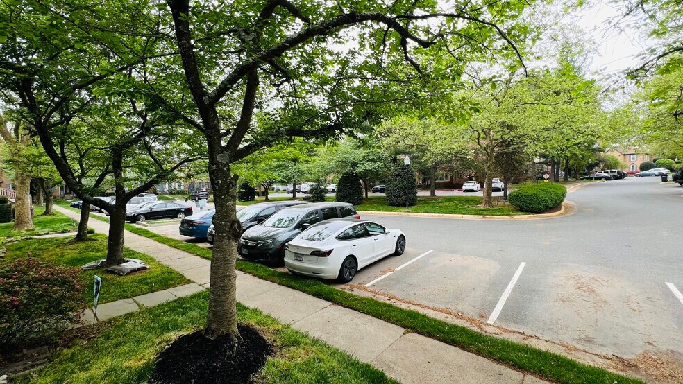 Building Photo - 12480 Sweet Leaf Ter