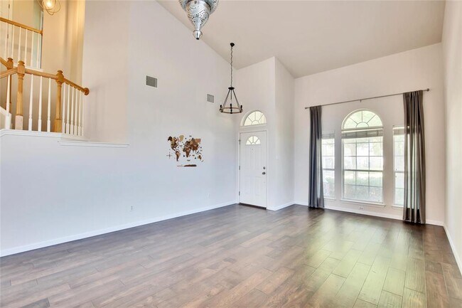 Building Photo - 10321 Beard Ave