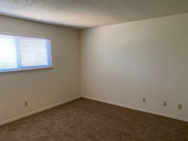 Building Photo - 11212 Torrey Pines Dr