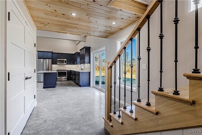 Building Photo - 118a Kirkland Ave