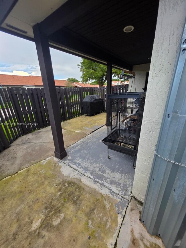 Building Photo - 15090 SW 49th Ln
