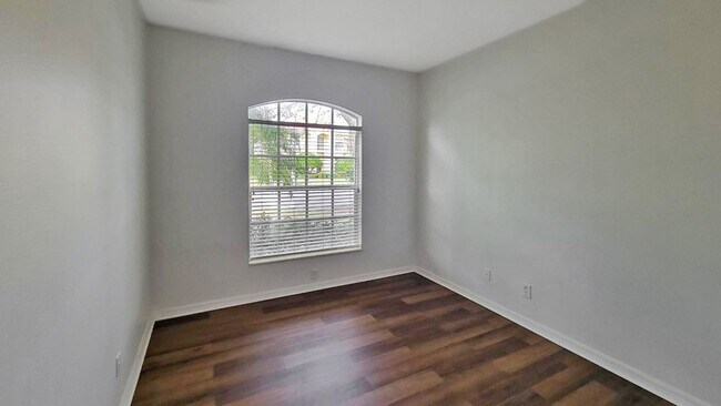 Building Photo - Annual Rental: Elegant 3-Bedroom, 2.5-Bath Home in the Gated Lakewood Ranch Country Club