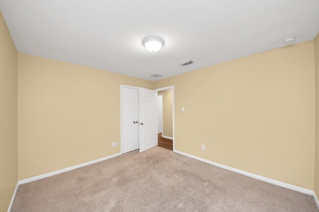 Building Photo - 2222 Summit Meadow Dr