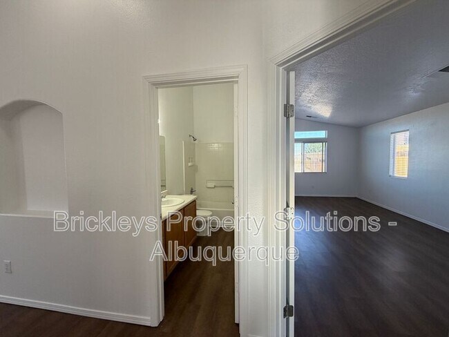 Building Photo - 10627 Brookline Pl NW