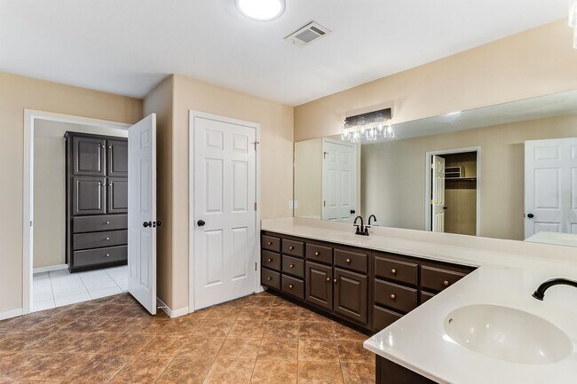 Building Photo - 8321 Co Rd 200