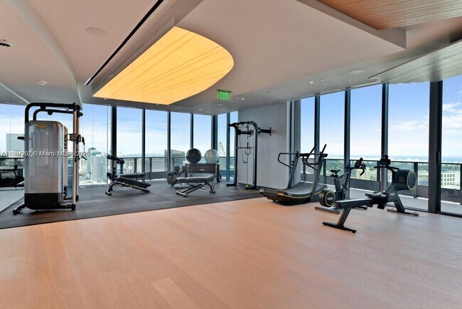 Building Photo - 1000 Brickell Plaza
