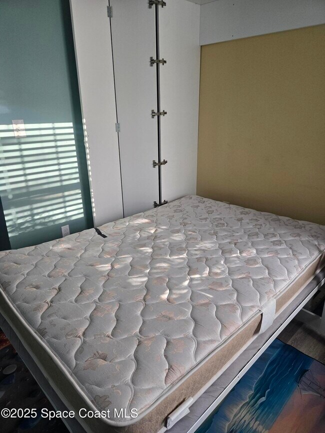 Building Photo - 0000 Pineapple Ave