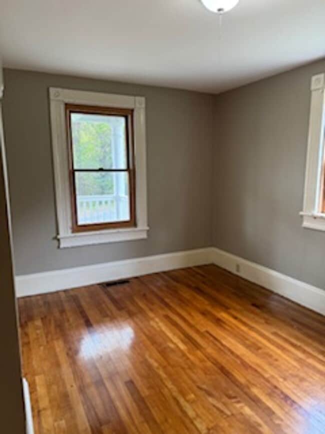 Building Photo - Single Family Home Close to Downtown Lexington