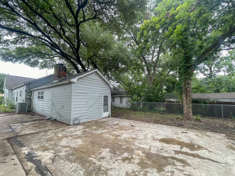 Building Photo - 616 N 35th St