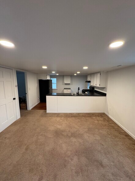 Living Room - 31 Merritt Ave 2nd Floor