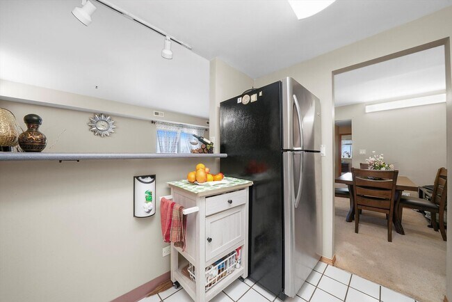 Building Photo - 1460 Fairlane Dr