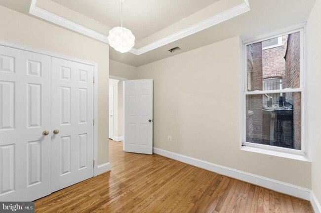 Building Photo - 1362 Irving St NW