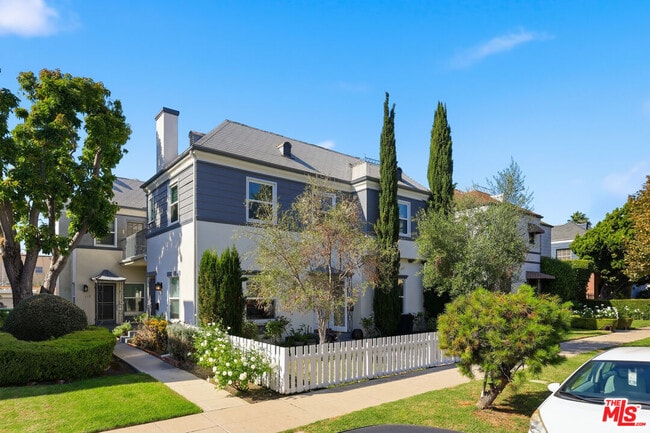 Primary Photo - 111 N Harper Ave