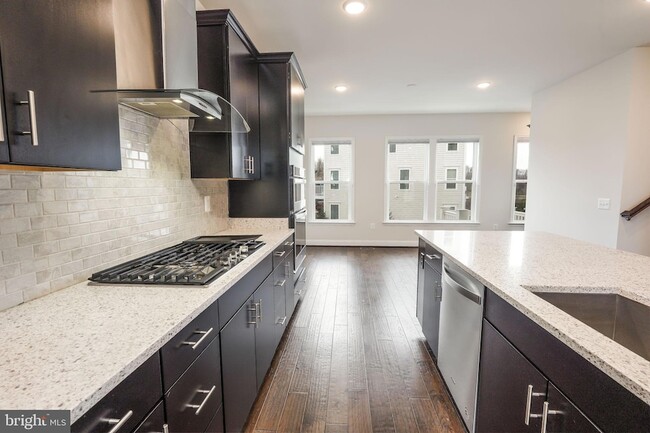 Building Photo - 2056 Alder Ln