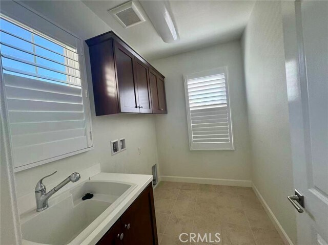 Building Photo - 105 Mangrove Banks