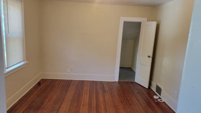 Building Photo - Prospect - 2