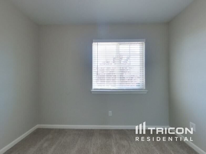 Building Photo - 10246 Canadeo Cir
