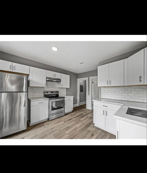 Building Photo - 608 Beaumont St E