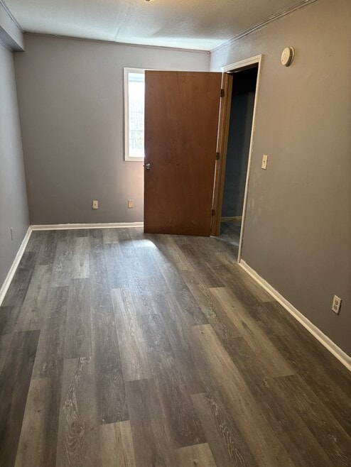 Building Photo - 801 15th Ave S