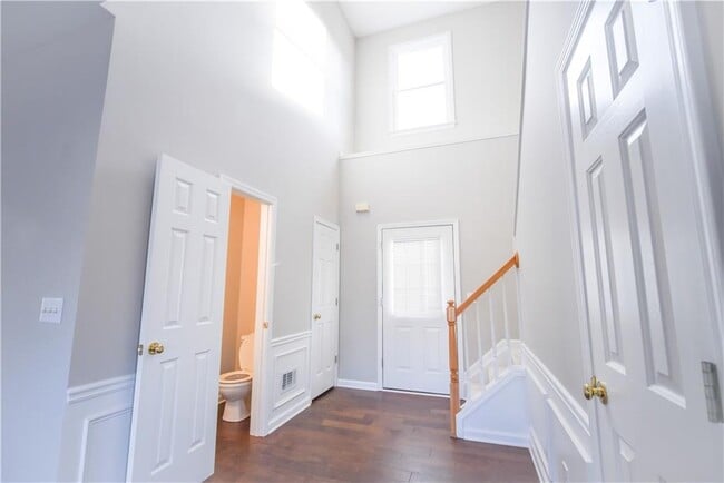 Building Photo - 4113 Glenaire Way NW